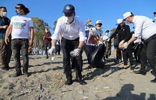 Kazanlı sahilindeki caretta yuvalama alanları temizlendi