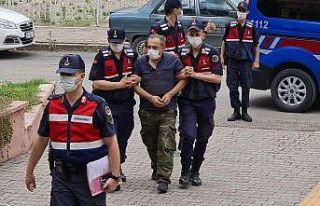 Kendisine sopayla saldıran şahsı göğsünden bıçaklayan...