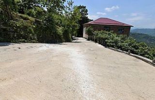 Kırsalda beton yol çalışmaları sürüyor