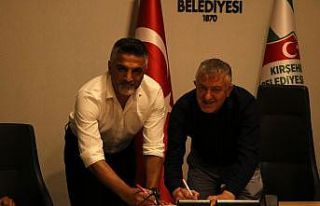 Kırşehir Belediyespor Hakkı Hocaoğlu ile anlaştı