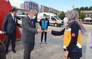 Kırşehir Valisi İbrahim Akın’dan aşı uygulamasındaki...