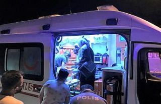 Kısıtlama saatinde yola atlayan çocuğa motosiklet...