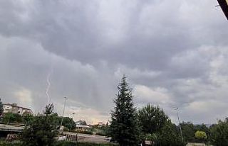 Kısıtlamanın sessizliğini gök gürültüsü ve...