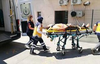 Kışladaki inşaatta göçük altında kalan 2 işçi...