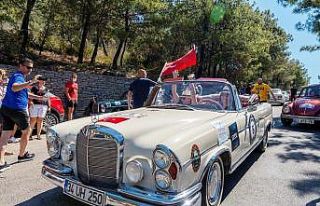 Klasik otomobiller Bodrum’da buluştu