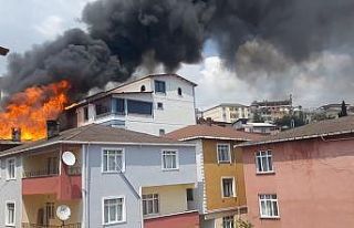 Kocaeli’de aynı sokaktaki 4 bina alevlere teslim...