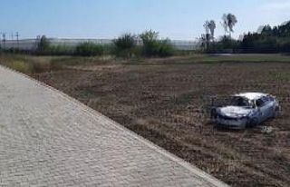 Kontrolden çıkan otomobil takla atarak tarlaya uçtu:...