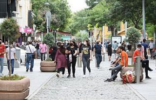 Konya’da lokanta ve kafeler hizmet vermeye başladı