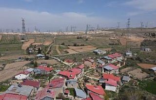 Köyün çevresi yüksek gerilim direkleriyle doldu,...