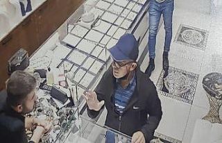 Küçükçekmece’de, kuyumcuda döviz alma bahanesiyle...