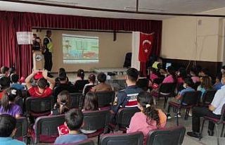 Kula İlçe Jandarmadan ’Jandarma ve Çocuklar El...