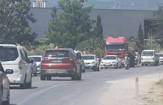 Kuşadası’na yazlıkçı akını: 1 günde 10 binden...