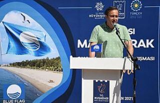 Kuşadası’nda mavi bayraklar göndere çekildi