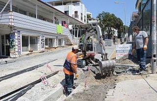 Kuşadası’nın denize çıkan sokakları yenileniyor