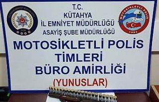Kütahya’da bir araçta ruhsatsız tüfek ele geçirildi