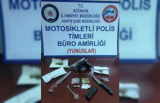 Kütahya’da uyuşturucu madde ve ruhsatsız tabanca...
