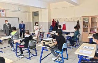 Lise giriş sınavı öncesi öğrencilere moral ziyareti