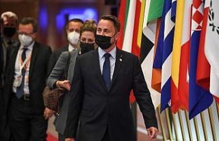 Lüksemburg Başbakanı Bettel’in Covid-19 testi...