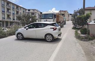 Mahalle sakinlerinin ağır tonajlı kamyon isyanı