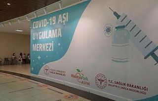 Malatya’da AVM’de aşılama devam ediyor