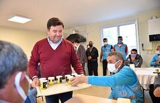 Maltepe’de çaylar başkandan