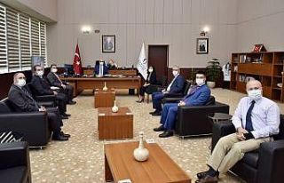 Manisa CBÜ Yabancı Diller Yüksekokulu yeniden akredite...