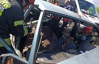 Manisa’da otomobiller çarpıştı: 1 ölü, 2 yaralı
