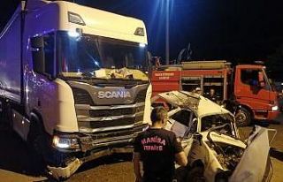 Manisa’da tır otomobili biçti: 1’si ağır 2...