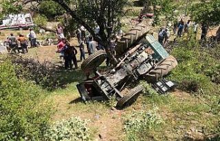 Manisa’da traktör devrildi: 5 yaralı