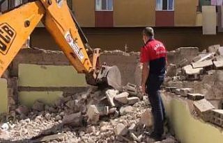 Mardin’de itfaiye ekipleri metruk binada mahsur...