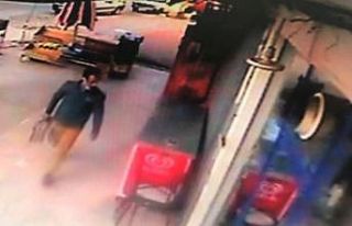 Market önündeki paketli gazetelerin çalınması...
