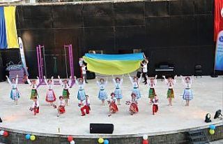 Marmaris Amfi Tiyatro’da sezon açıldı