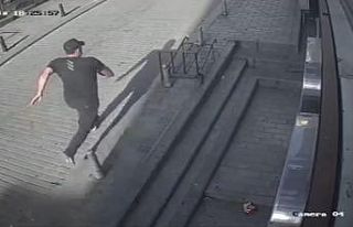 Masaj broşürüyle oyaladı, paralarını çaldı