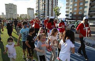 Melikgazi’den yaz akşamlarına yönelik parklarda...