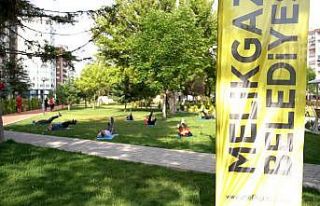 Melikgazi’nin parklarında sabah sporu başladı