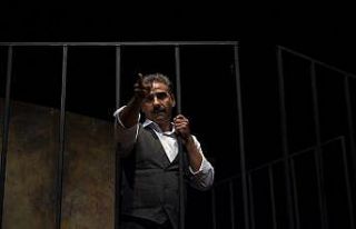 Mersin Şehir Tiyatrosu, ‘Aslolan Hayattır’ oyununu...