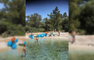 Milli Park’taki kıyıya vuran çöpler temizlendi