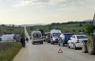 Minibüs ile otomobil çarpıştı: 6 yaralı