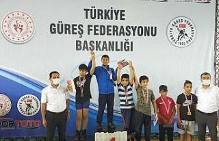 Minik güreşçiler milli takım yolunda