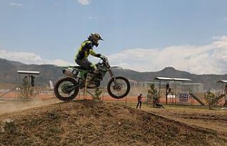 Motokros şampiyonası antrenman turlarıyla başladı