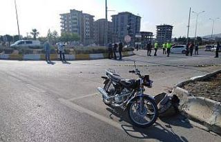Motosiklet ile traktör çarpıştı: 1 ölü, 2 yaralı