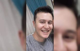 Motosiklet kazasında hayatını kaybeden gençlerin...