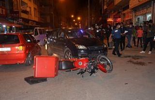 Motosiklet kuryesi kazada yaralandı