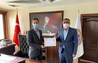 Muhtarlara başarı belgesi