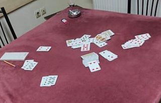 Mühürlenen lokalde kumar oynayan 11 kişiye 34 bin...