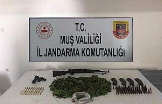 Muş’ta uyuşturucu ve silah kaçakçılığı operasyonu:...