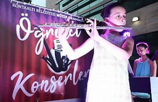 Müzik Akademisi öğrencilerinden aileleri için...