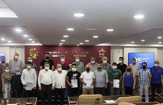 Nazilli’de emlak danışmanları belgelerini aldı