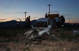 Niğde’de iki otomobil çarpıştı: 4 yaralı