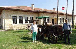 O traktörün bire bir aynısı Gazi Çiftliğinde